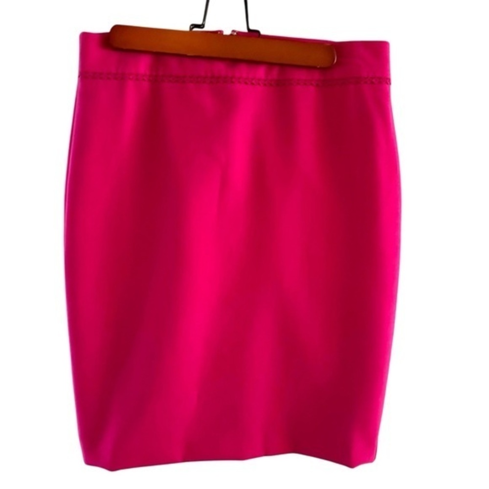 Ann Taylor Fuchsia Skirt.  Gorgeous color. Great with a blazer or slacks.
